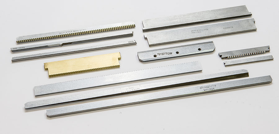 HFFS knives perform a combination of cutting and sealing functions